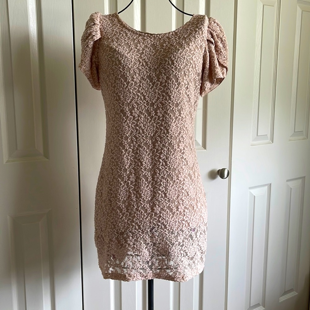 NEW- backstage Sz. med. Nude/ floral print midi fitted dress. Poly, nylon & span